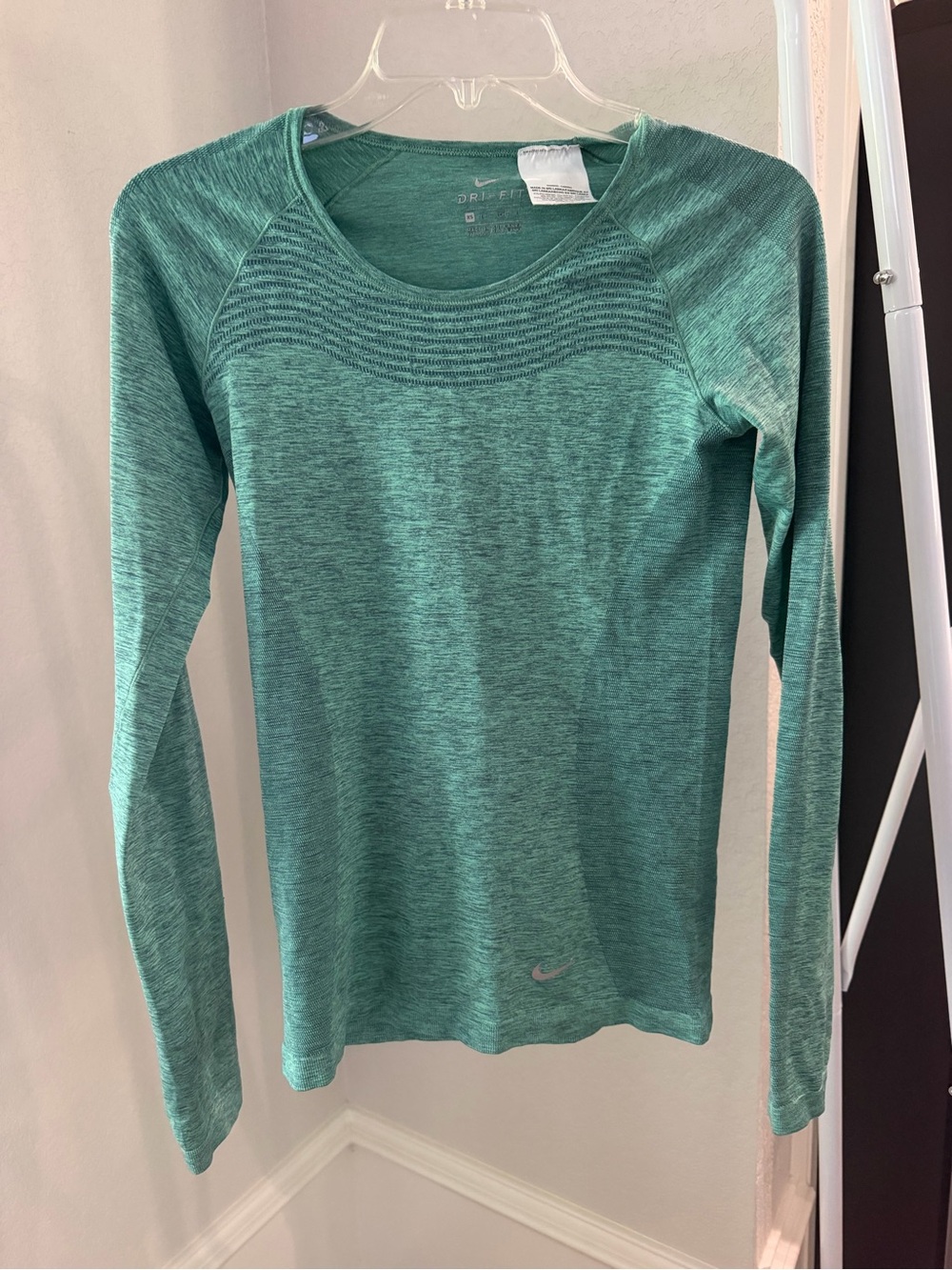 Nike Women's Heather Teal Long-Sleeve Performance Top